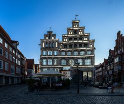 Lüneburg August 2024 Historisches Gebäude mit Treppengiebelstruktur in Lüneburg, Deutschland