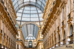 Mailand Entschleunigte Fotografie Oktober 2024 Glasüberdachung der Galleria Vittorio Emanuele II in Mailand