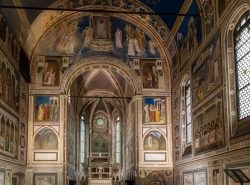 Padua Entschleunigte Fotografie Oktober 2024 Fresken an den Wänden der Cappella degli Scrovegni in Padua
