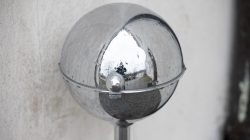 Abstrakte (Natur-) Fotografie Fürstenfeldbruck Naturfototage Verspiegelte Kugel reflektiert Umgebung im Freien