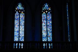 Die Fenster von Marc Chagall St. Stephan Mainz Buntglasfenster in gotischer Kathedrale mit detailreichen Mustern