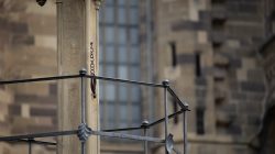 Halla Venezia Schwäbisch Hall Februar 2023 Nahaufnahme eines architektonischen Details einer alten Kirche Halla Venezia Schwäbisch Hall Februar 2023 Detailreiche Nahaufnahme einer historischen Kirchenarchitektur