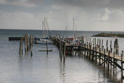 Sylt Fotografie Licht - Bewegung Oktober 2021 Historischer Holzsteg mit Segelbooten an der Ostsee