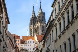 Meissen Mai 2026 Meißner Domtürme im Stadtzentrum von Meißen vor blauem Himmel