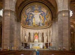Paris Juni 2026 Innenansicht der Basilika Sacré-Cœur in Paris mit großem Mosaik