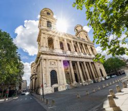 Paris Juni 2026 Kirche Saint-Sulpice in Paris bei sonnigem Wetter