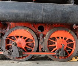 Museumseisenbahn Hanau e. V. Bahnbetriebswerk, Heideäcker 1, 63457 Hanau Fotos von Aloys Peter Trenz Nahaufnahme der roten Räder einer historischen Dampflok